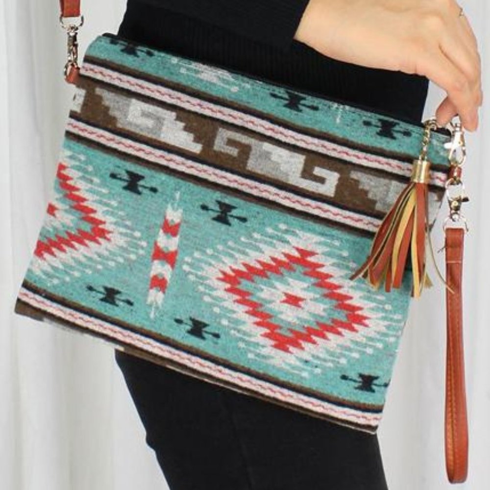 Aztec Design Wristlet Crossbody Bag